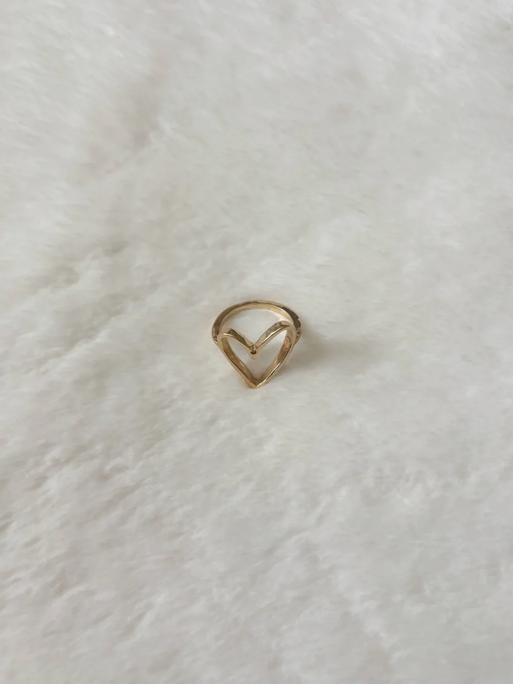 5/$15 🩷 MUST BUNDLE Delicate Heart Ring in Gold - Women's Jewelry - Picture 4 of 4